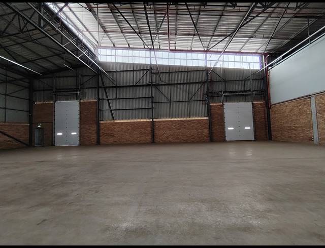 1,700M² WAREHOUSE TO LET IN AIRPORT PARK
